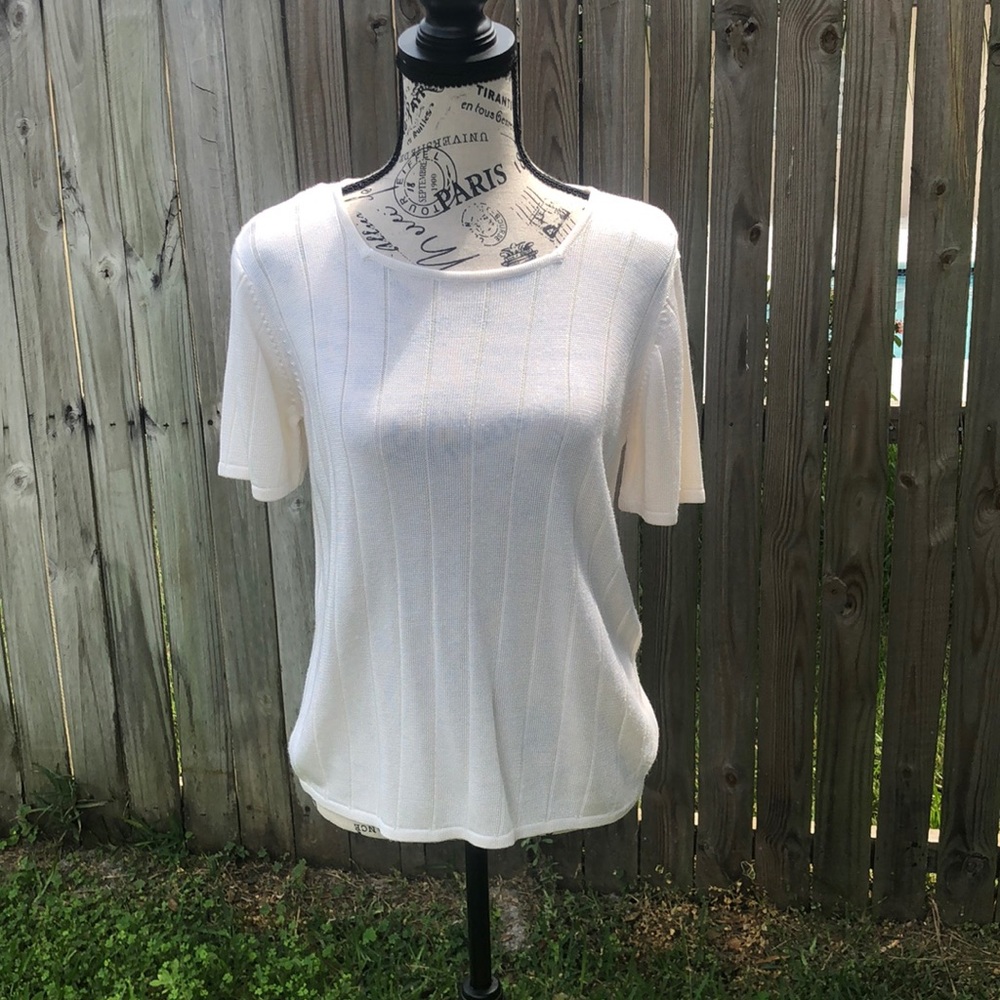 Knit short sleeve top